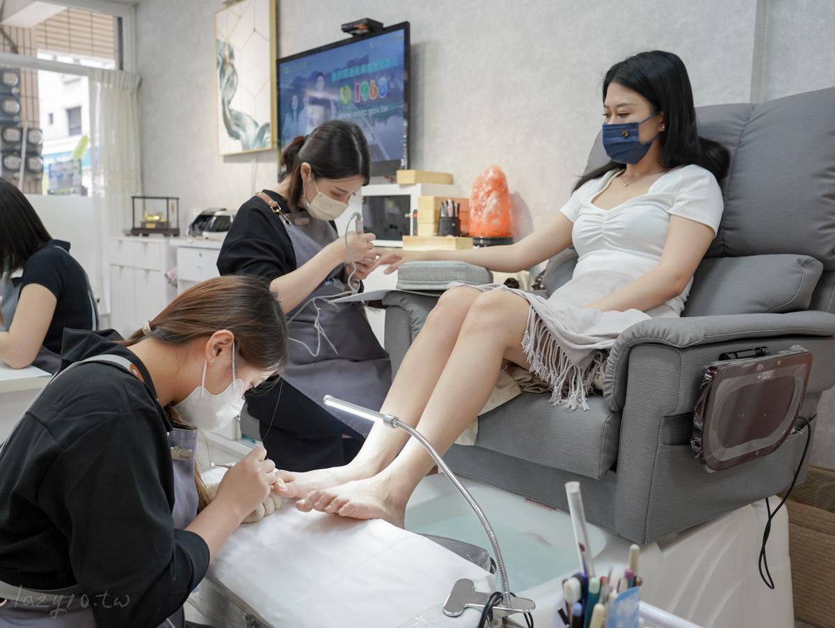 Manicure + Pedicure
